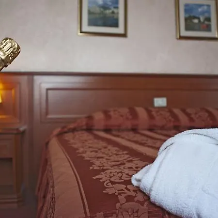 Maxi Park & Отель 4*